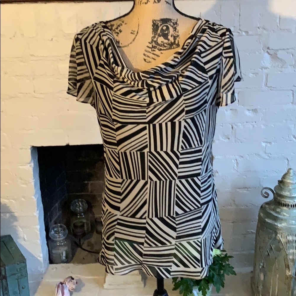 Geometric patterned blouse